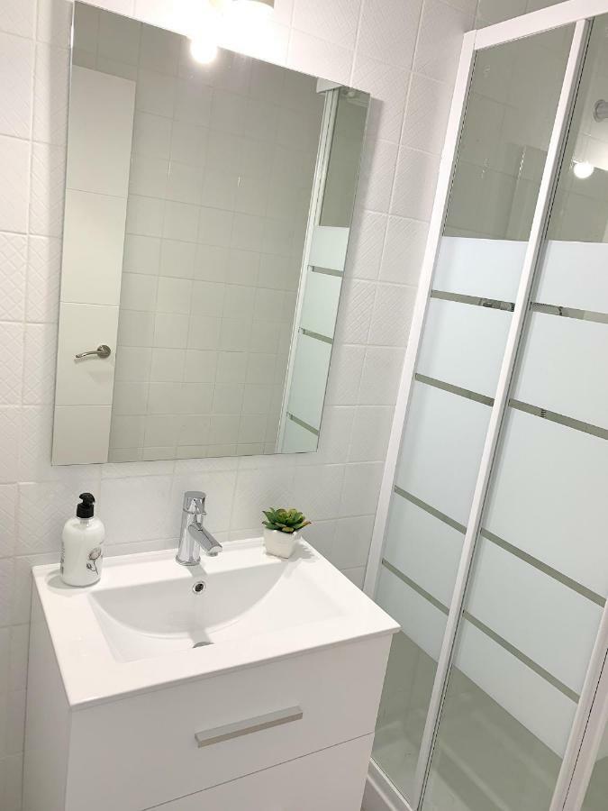 Apartamento 1ª Linea De Mar -Wifi- Aire Acondicionado إمبوريابرافا المظهر الخارجي الصورة